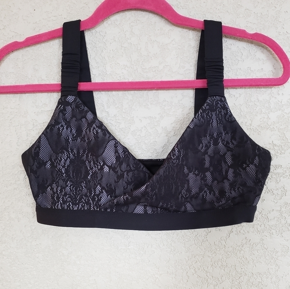 Fabletics sport lace bra padded